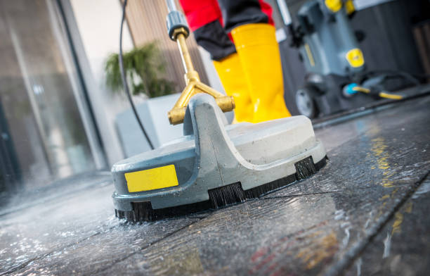 Best Commercial Pressure Washing  in Ashwaubenon, WI